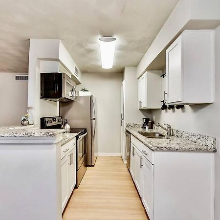 Dallas Boutique Flat + Arboretum Tickets Included Экстерьер фото