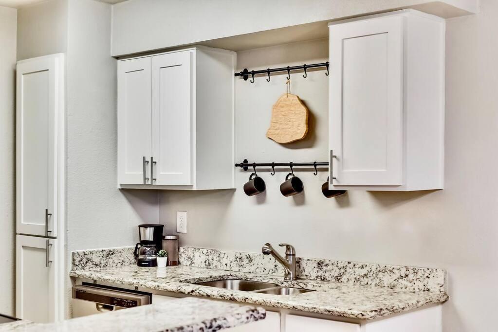 Dallas Boutique Flat + Arboretum Tickets Included Экстерьер фото